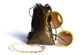 Ottica Freddio propone idee origianali per i tuoi occhiali, cordini gioielli e custodie originali