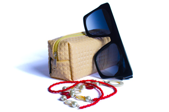 idee per Natale, borsette per occhiali, trucchi, chiavi, piccoli oggetti by Ottica Freddio
